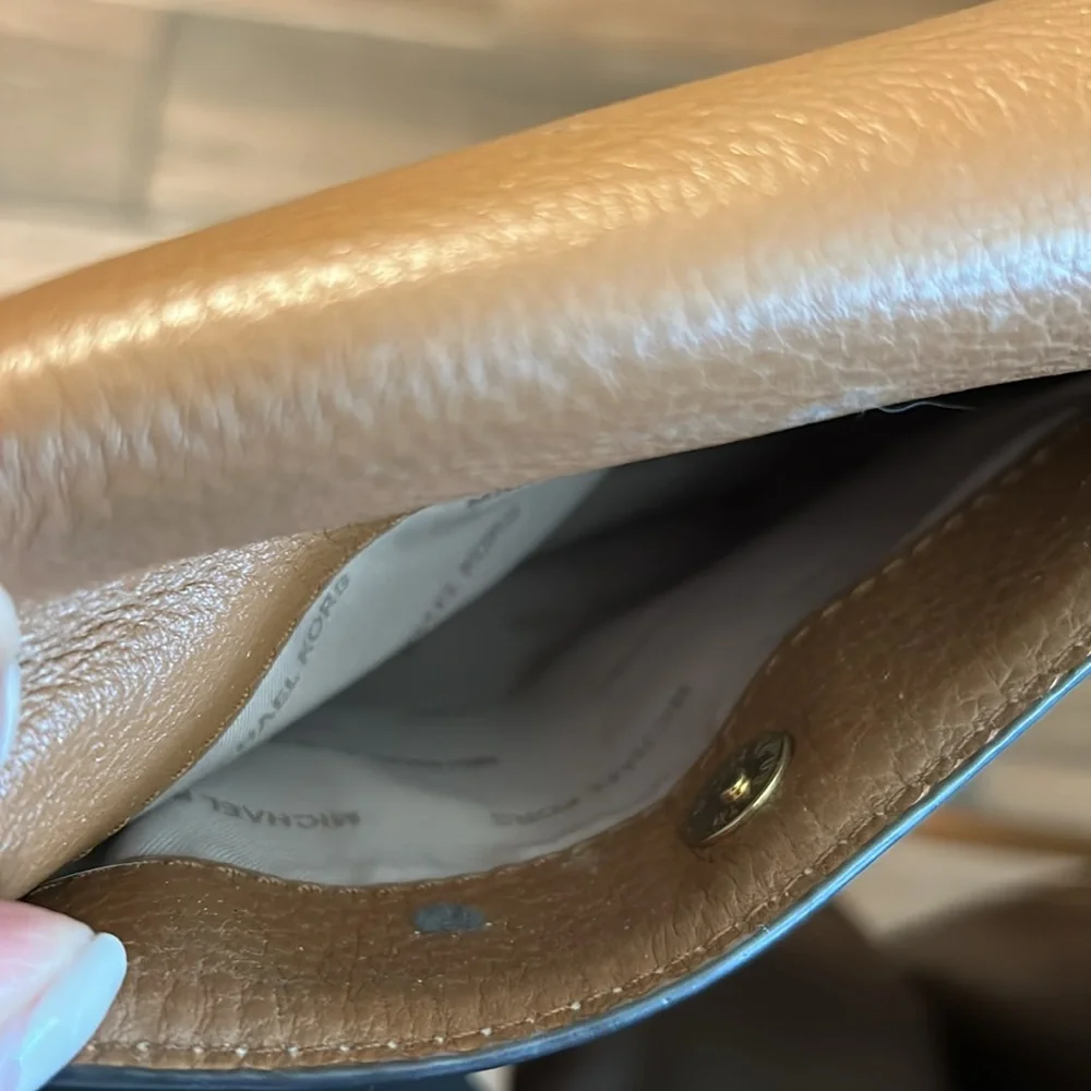 Michael Kors Mott Logo Dome Crossbody Purse Tan‎ Leather Cream Logo Gold Tone